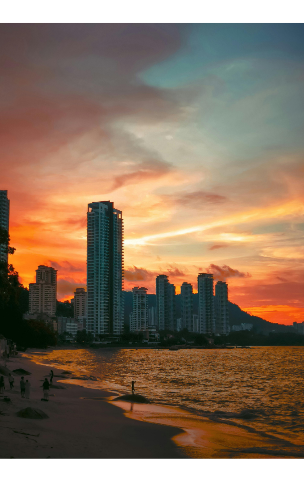Suasana Senja di Pantai Poster